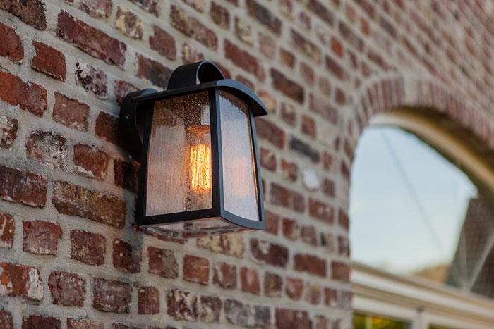 Lutec Tradition Kelsey udend&oslash;rslampe til v&aelig;g m/regnglas - Stor - Mat sort